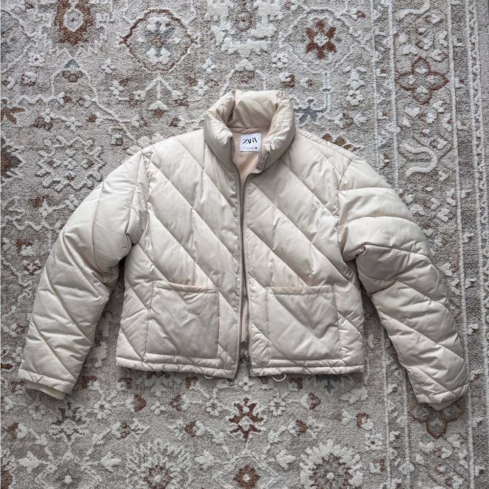 Zara Women's Beige Puffer Jacket